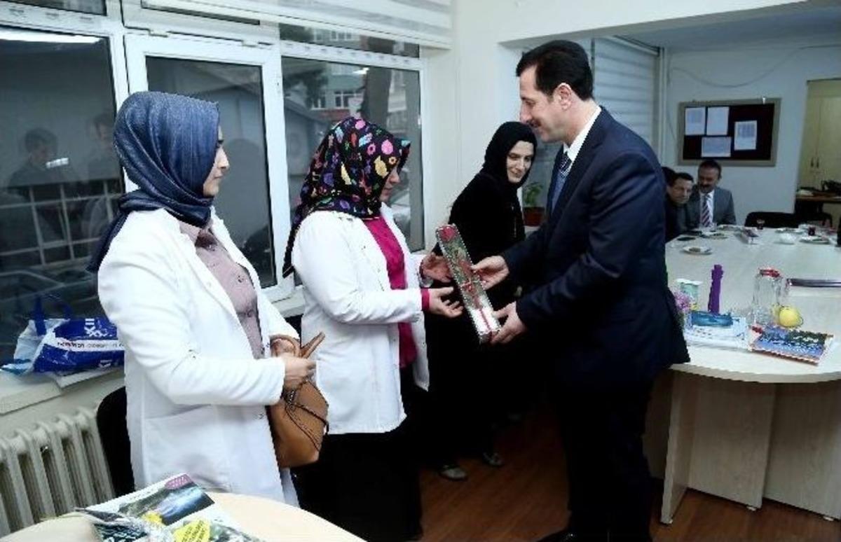 Başkan Tok G&uuml;l Dağıttı