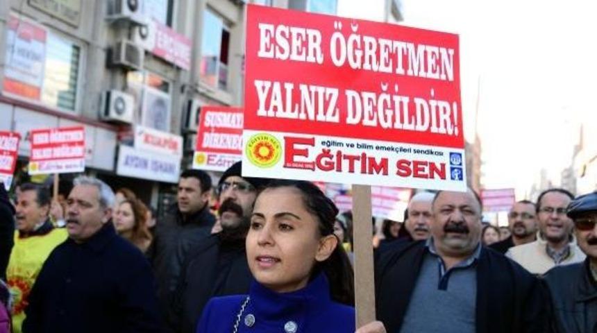 Gezi Eylemine Katıldığı I&ccedil;in Meslekten Atılan &Ouml;ğretmene Destek
