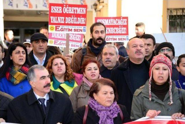 Gezi Eylemine Katıldığı Için Meslekten Atılan Öğretmene Destek