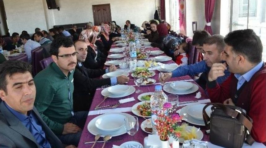 B&uuml;y&uuml;kşehir&rsquo;den &Ouml;ğretmenler G&uuml;n&uuml; Kutlaması