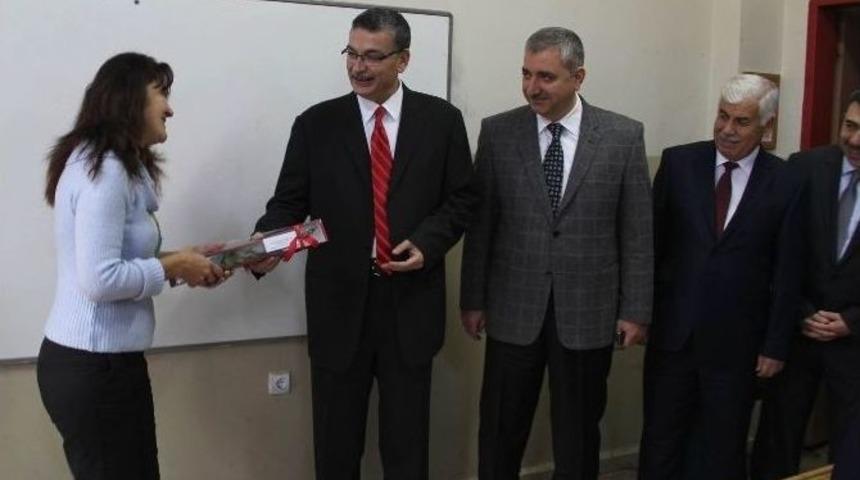 Başkan G&uuml;ven&ccedil;, &Ouml;ğrencilerle Birlikte &Ouml;ğretmenlerin G&uuml;n&uuml;n&uuml; Kutladı