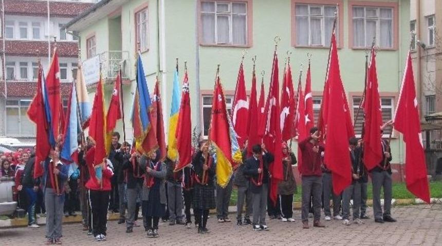 Vezirk&ouml;pr&uuml;&rsquo;de &Ouml;ğretmenler G&uuml;n&uuml; Kutlandı