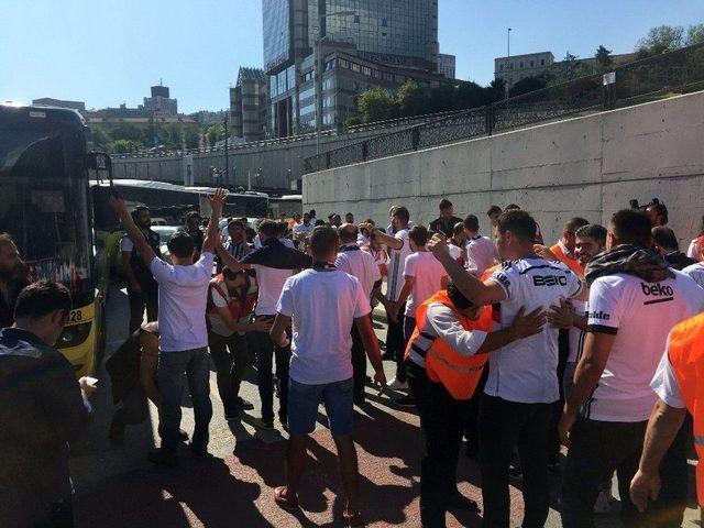 Beşiktaşlı Taraftarlar, Kadıköy’e Hareket Etti 2