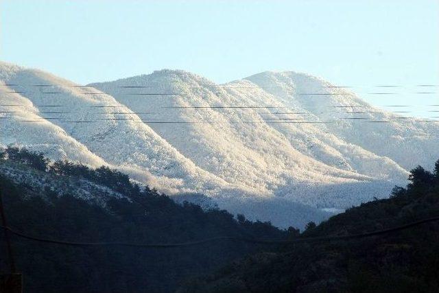 Amanos Dağı’nda Mahsur Kalan 2 Kişi Kurtarıldı