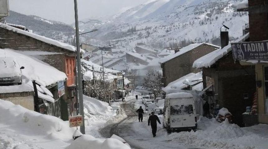 Çelikhan’da Kar Asareti