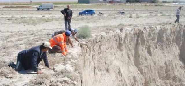 Karapınar da 40 Metre &Ccedil;apında Yeni Obruk Oluştu 1