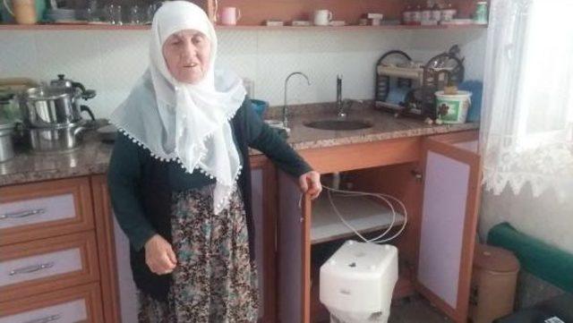 Su Kontrolü Için Geldiklerini Söyleyip, Arıtma Cihazı Sattılar