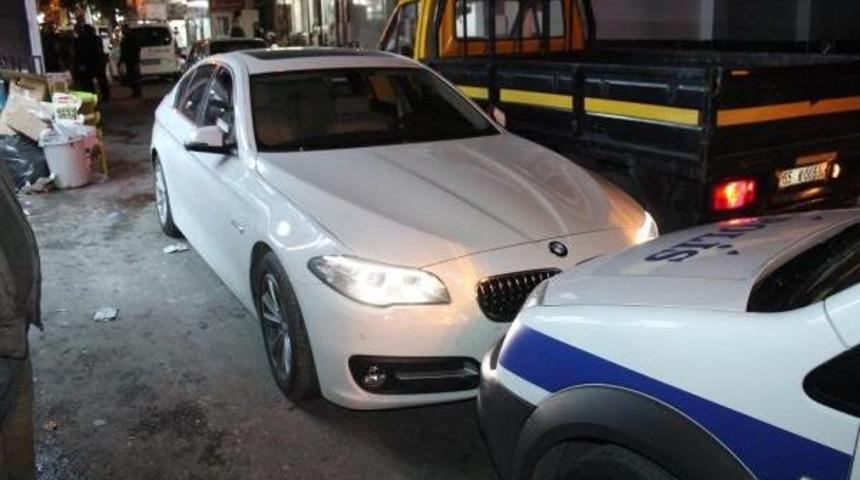 L&Uuml;KS OTOMOBİLİ İLE KA&Ccedil;TI, GİRDİĞİ EVDE YAKALANDI