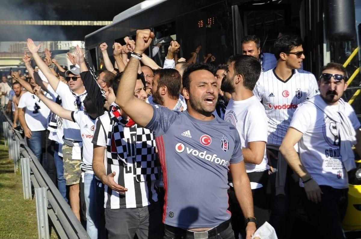Beşiktaş Taraftarı &Uuml;lker Stadı&rsquo;na Geldi