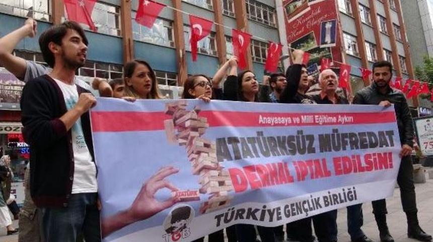 Karab&uuml;k'te M&uuml;fredat Protestosu