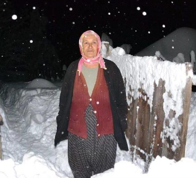 Yayla Evlerinde Mahsur Kalanlar 9 Saatte Kurtarıldı