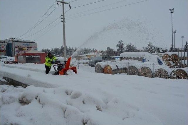 Tavşanlı Belediyesi&rsquo;ne Kar K&uuml;reme Aracı Alındı 1