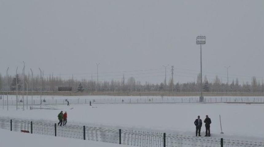 Sporcular Kar Kış Dinlemiyor