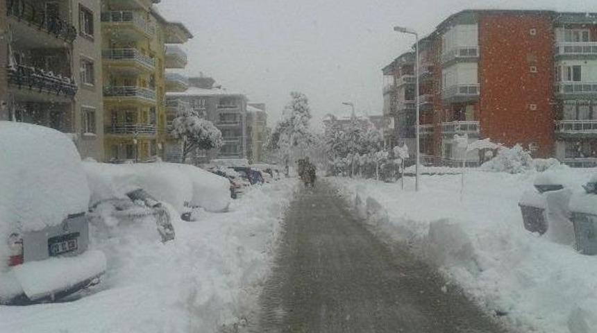 Denizli'de Kar Yağışı Durdu, Soğuk Dondurdu
