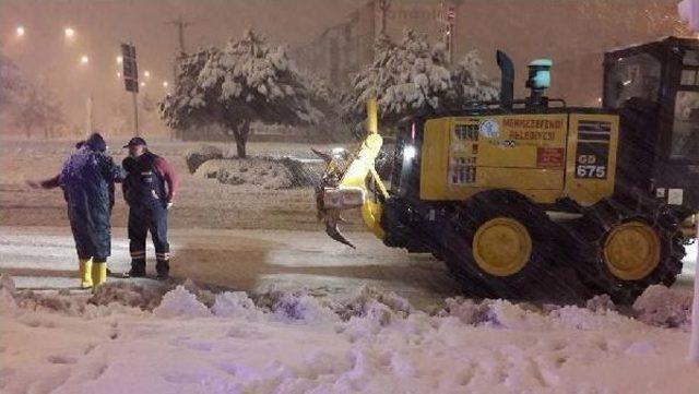 Denizli'de Kar Yağışı Durdu, Soğuk Dondurdu