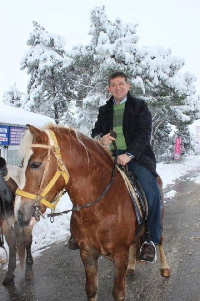 Denizli'de Kar Yağışı Durdu, Soğuk Dondurdu