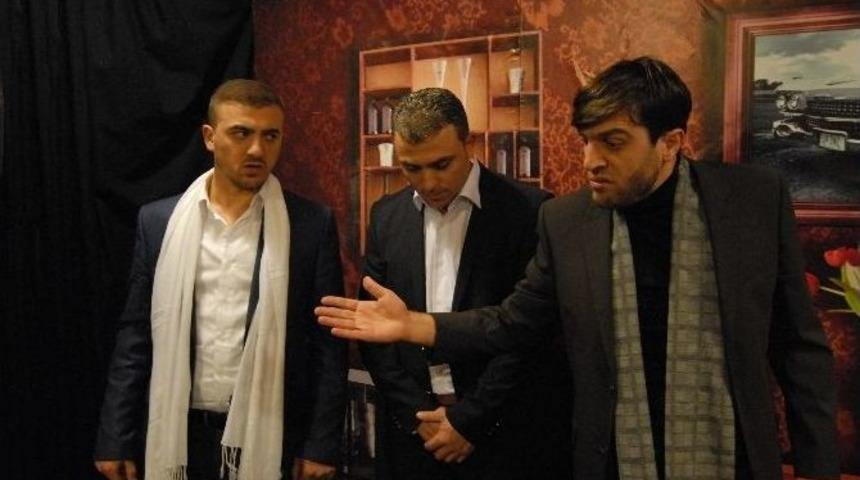 Gugulumdakiler Tiyatrosu 2015 Sanat Sezonuna Komedi İle Giriyor