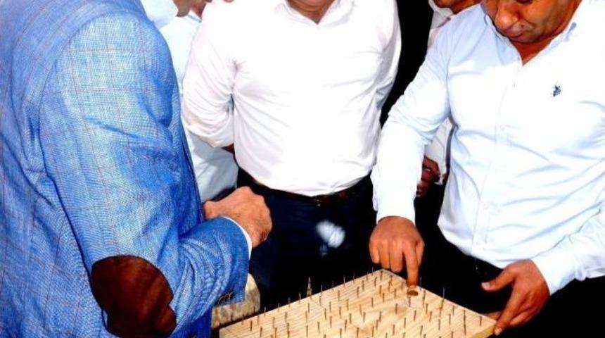 Kaymakam Ve Başkan &Ccedil;ocukluklarına D&ouml;nd&uuml;