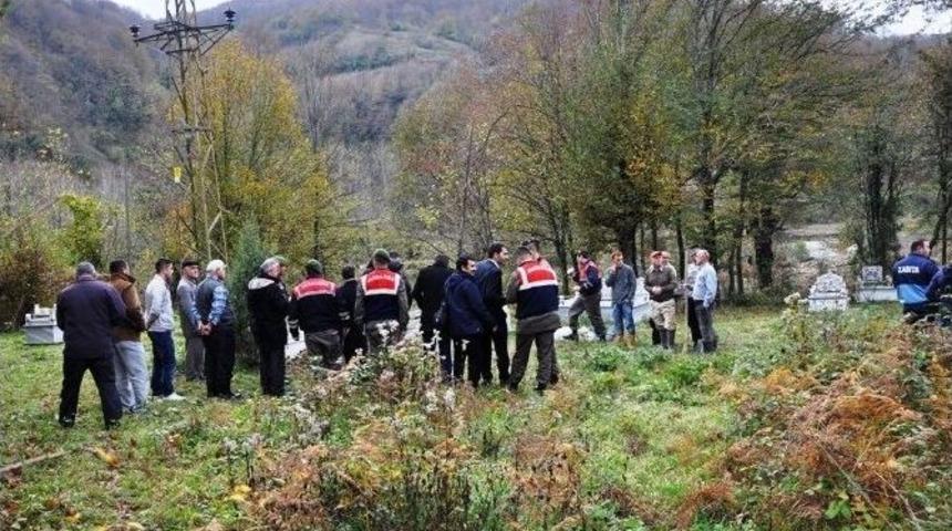 (&ouml;zel Haber) Defin Ruhsatı İ&ccedil;in &Ouml;len Kadının Mezarı Yeniden A&ccedil;ıldı