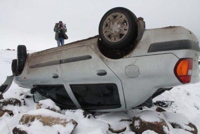 Karda Mahsur Kalan Hamile Kadını Taşıyan Ambulans Kaza Yaptı 2