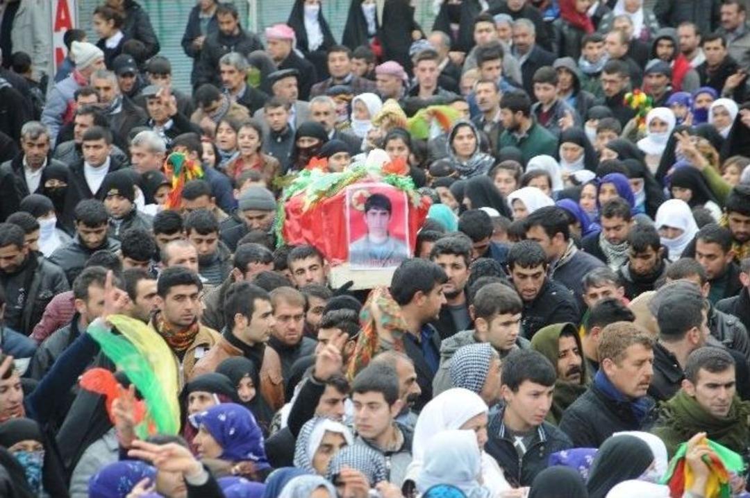 Pkk&rsquo;lı Acet&rsquo;in Cenazesi Cizre&rsquo;de Defnedildi
