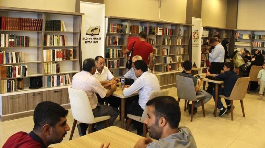 Bilgi Ve Hikmet Kitap Kafe A&ccedil;ıldı