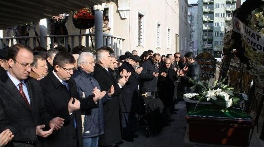 İşadamı Uslu Toprağa Verildi