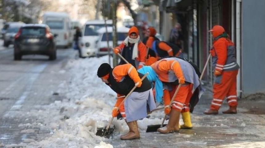 Kar Bitti, Temizliği Başladı