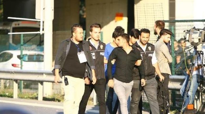 Derbi &Ouml;ncesi 30 Taraftara G&ouml;zaltı