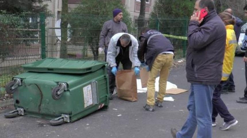 BEBEĞİNİ &Ccedil;&Ouml;PE ATAN ANNE: &Ouml;L&Uuml; DOĞDU