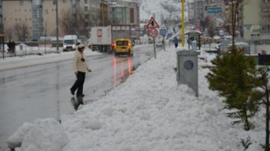Tunceli&rsquo;de T&uuml;m Okullarda Eğitime Bir g&uuml;n Ara Verildi