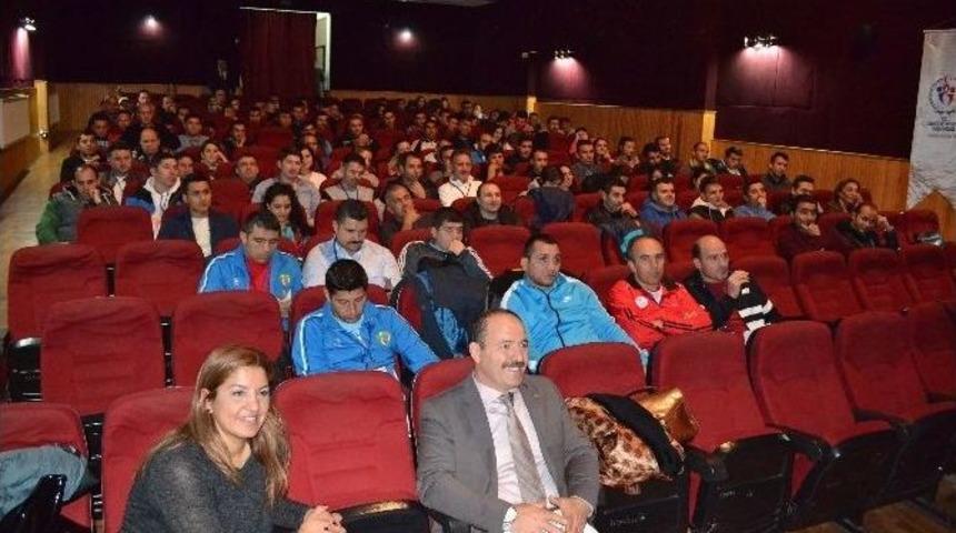 Antren&ouml;rlere Eğitim Semineri