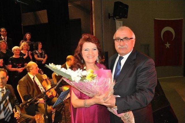 K&ouml;rfez&rsquo;de &Ouml;ğretmenler G&uuml;n&uuml; Konseri B&uuml;y&uuml;ledi 2