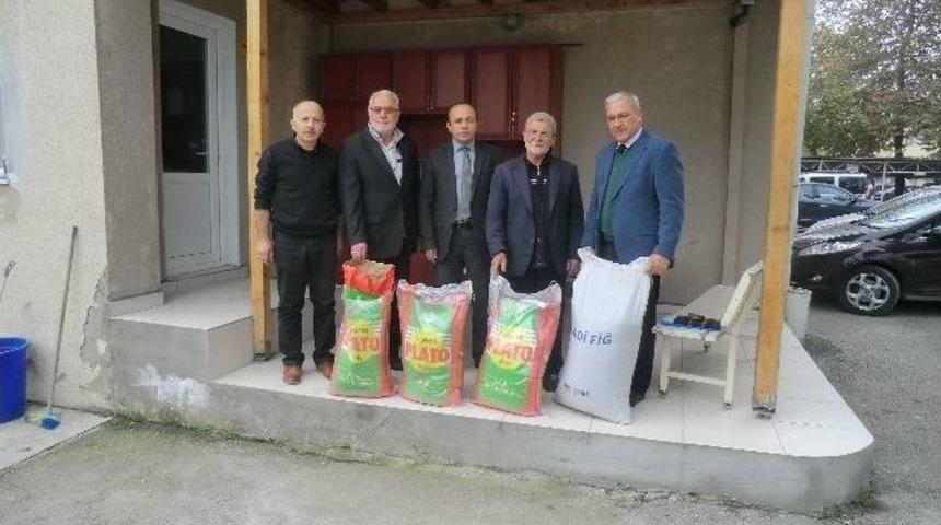 D&uuml;zce&rsquo;de Yem Bitkileri Tohumu Dağıtıldı