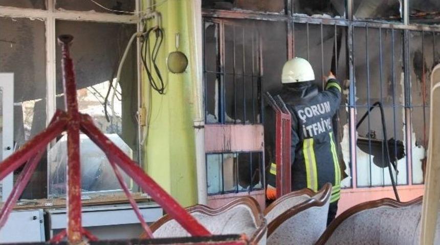 İşyerinde &Ccedil;ıkan Yangın Korkuttu