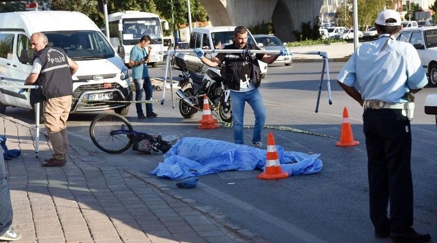 Kamyonun Çarptığı Bisikletli Hayatını Kaybetti