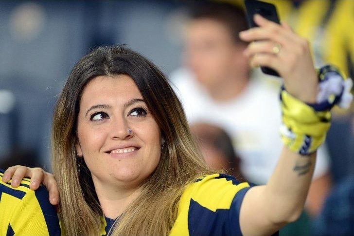 Tribünler Tıklım Tıklım G4