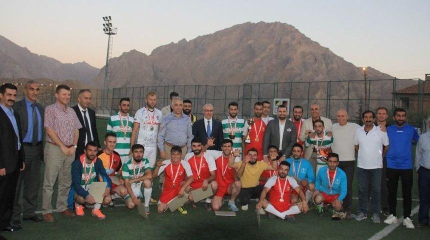 Başbakan Danışmanı İnanç, Taraftar Ve Sporcularla Buluştu