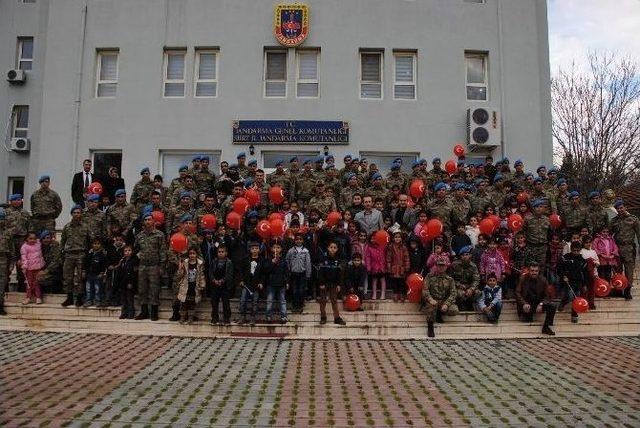Siirt&rsquo;te Jandarma &Ouml;ğretmenleri Unutmadı 2