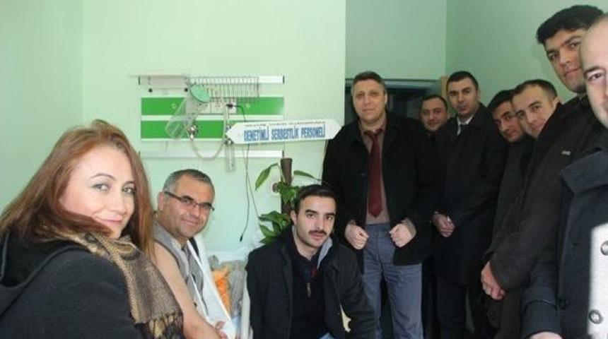 Kolu Kırılan İl Müdürünü Çalışanları Ziyaret Etti