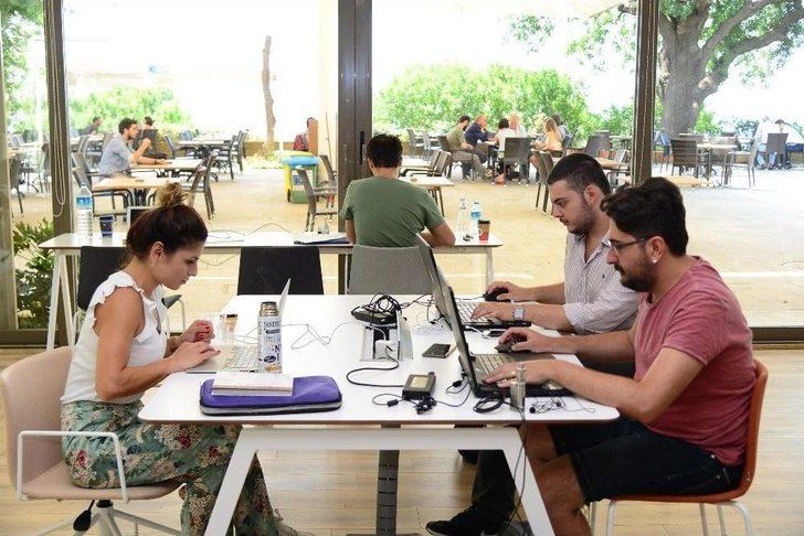 Kadıköy’de Ortak Çalışma Alanı Hizmete Açıldı G3