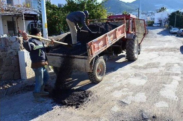 Belediye Bozuk Yolların Tamiri İçin Seferber Oldu