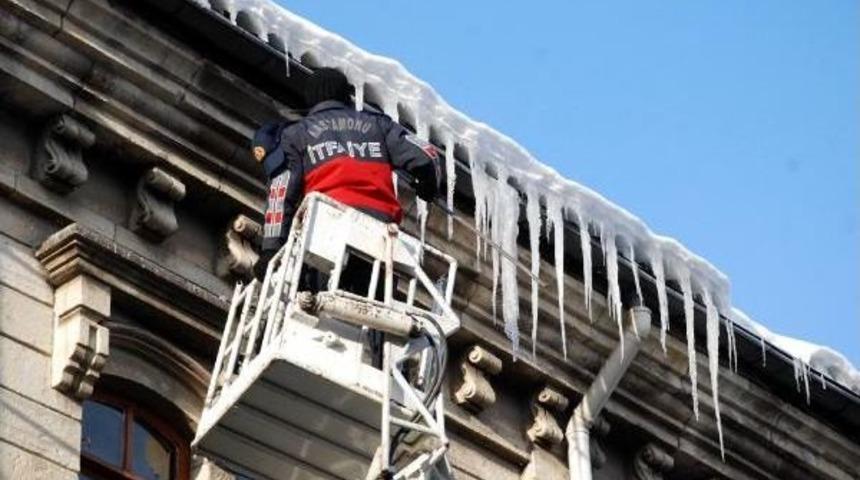 Karda Okulu Tatil Etmeyen Vali'ye Buz Sarkıtlı Tweet (2)