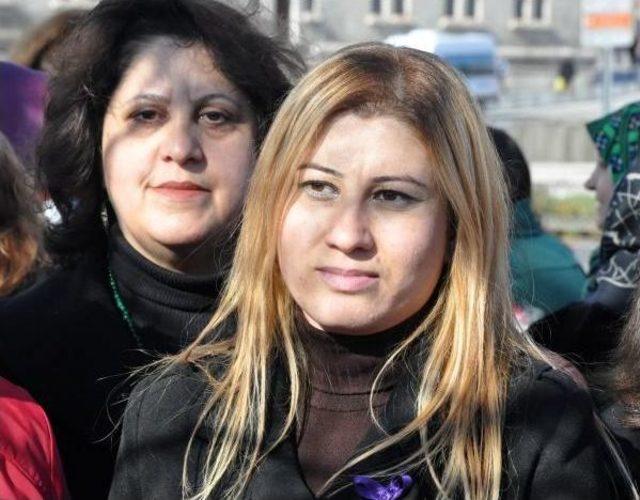 KADINA Y&Ouml;NELİK ŞİDDETE  DUR  DEMEK İ&Ccedil;İN Y&Uuml;R&Uuml;D&Uuml;LER 1