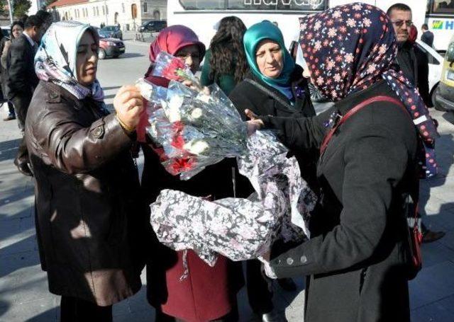 KADINA Y&Ouml;NELİK ŞİDDETE  DUR  DEMEK İ&Ccedil;İN Y&Uuml;R&Uuml;D&Uuml;LER 2