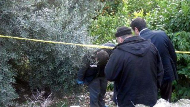 Mersin'de Boğazı Kesilip Yüzünün Derisi Yüzülmüş Erkek Cesedi Bulundu