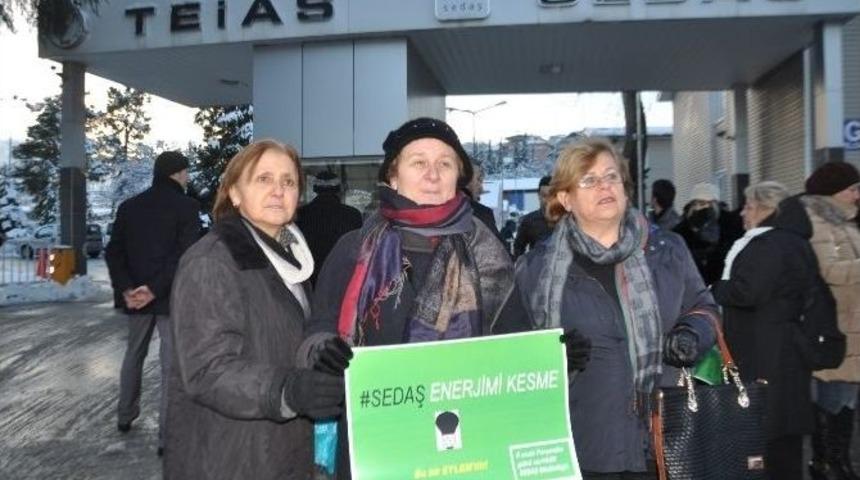 Elektrik Kesintilerini Protesto Ettiler