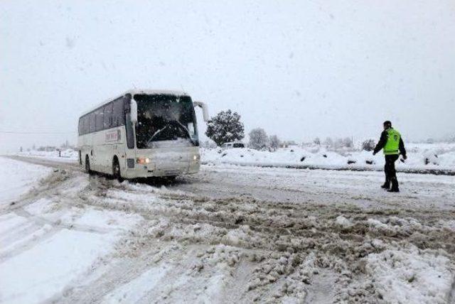 AKSEKİ DE KAR 30 SANTİMİ BULDU (2) 1