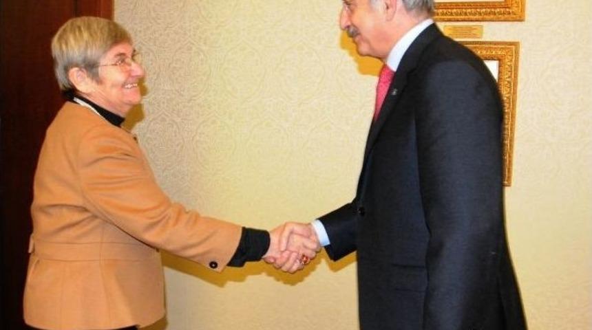 Prof. Dr. Canan Karatay&rsquo;dan Kılı&ccedil;daroğlu&rsquo;na Ziyaret