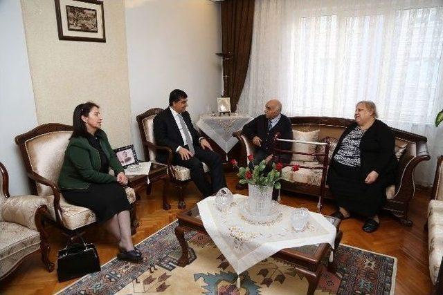 Başkan Fadıloğlu Emekli Öğretmenleri Unutmadı 1